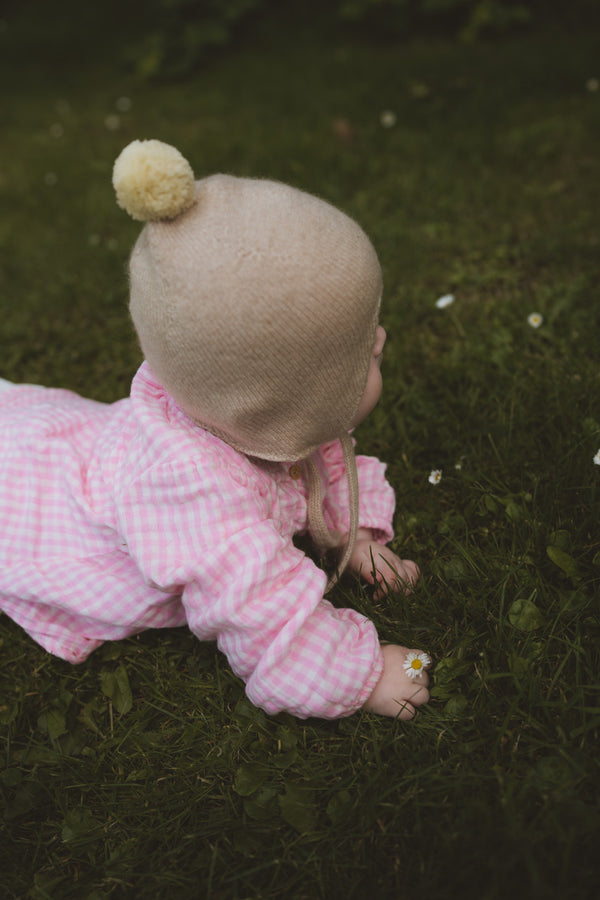 Cashmere Baby Bonnet, Alabaster with Lemon Pom